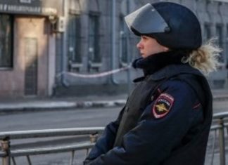 L’Américain arrêté à Moscou n’est pas un espion (Détail) L'Américain arrêté à Moscou n'est pas un espion (Détail)