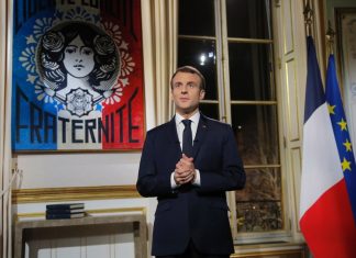 Lettre de Macron aux Français: « une démarche inédite et pas ringarde » (Détail) Lettre de Macron aux Français: "une démarche inédite et pas ringarde" (Détail)