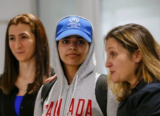 Rahaf Mohammed al-Qunun «très heureuse» d’être arrivée au Canada Rahaf Mohammed al-Qunun «très heureuse» d'être arrivée au Canada