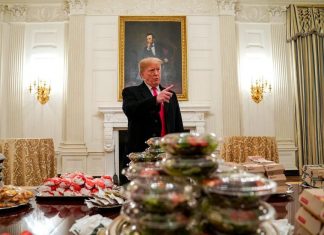 Trump paie un Mc Donald à la Maison-Blanche Trump paie un Mc Donald à la Maison-Blanche