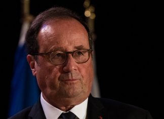 Gilets jaunes: Hollande reconnaît une « responsabilité » (Détail) Gilets jaunes: Hollande reconnaît une "responsabilité" (Détail)