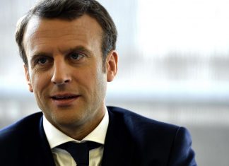 Macron promet de faire « attention aux petites phrases » (Gilets Jaunes) Macron promet de faire « attention aux petites phrases » (Gilets Jaunes)