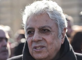 Manifestation à Casablanca contre le chanteur Enrico Macias (détail) Manifestation à Casablanca contre le chanteur Enrico Macias (détail)