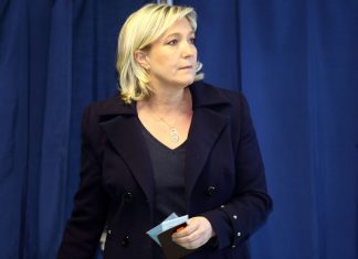 Marine Le Pen veut porter plainte contre Agnès Buzyn (détail) Marine Le Pen veut porter plainte contre Agnès Buzyn (détail)