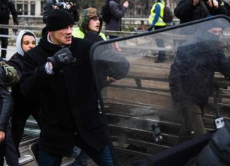 Procès de Christophe Dettinger : L’ex-boxeur face à la justice Procès de Christophe Dettinger : L'ex-boxeur face à la justice