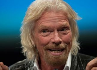 Richard Branson effectuera son premier voyage spatial en juillet (détail) Richard Branson effectuera son premier voyage spatial en juillet (détail)