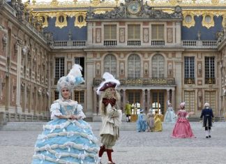 Versailles va recevoir son marbre rouge avec 349 ans de retard Versailles va recevoir son marbre rouge avec 349 ans de retard