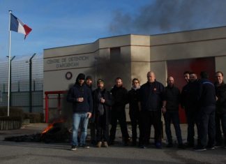 Blocage de la prison de Condé-sur-Sarthe : des agents bloquent de nouveau l’entrée Blocage de la prison de Condé-sur-Sarthe : des agents bloquent de nouveau l'entrée