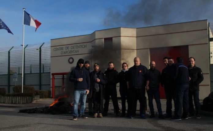 Blocage de la prison de Condé-sur-Sarthe : des agents bloquent de nouveau l'entrée
