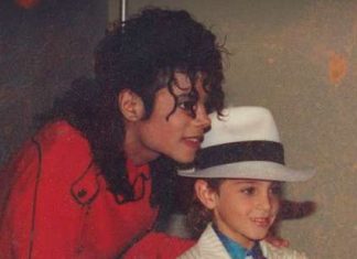 Documentaire sur Michael Jackson : le CSA déjà saisi 70 fois (détail) Documentaire sur Michael Jackson : le CSA déjà saisi 70 fois (détail)