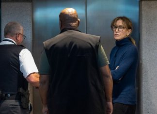 États-Unis : Actrices accusées d’avoir versé des pots de vin pour entrer à l’université États-Unis : Actrices accusées d'avoir versé des pots de vin pour entrer à l'université