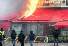 Gilets jaunes acte 18 : Pillages sur les Champs-Elysées Gilets jaunes acte 18 : Pillages sur les Champs-Elysées