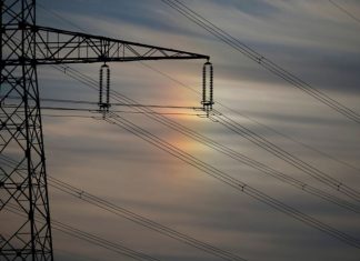 Hausse des tarifs de l’électricité à la mi 2019-Rugy (détail) Hausse des tarifs de l'électricité à la mi 2019-Rugy (détail)