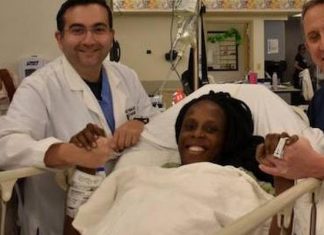 Une Américaine à accouche de 6 enfants au bout de 9 minutes Une Américaine à accouche de 6 enfants au bout de 9 minutes