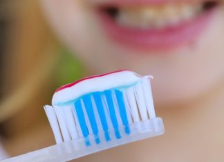 Votre dentifrice contient-il du dioxyde de titane (détail) Votre dentifrice contient-il du dioxyde de titane (détail)