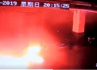 Explosion d’une Tesla en Chine, une enquête ouverte (Vidéo) Explosion d'une Tesla en Chine, une enquête ouverte (Vidéo)