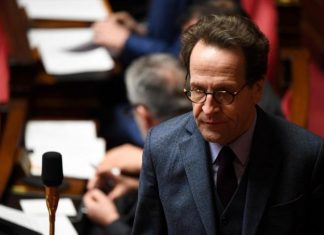 La nomination de l’épouse de Gilles Le Gendre à la FDJ passe mal (détail) La nomination de l'épouse de Gilles Le Gendre à la FDJ passe mal (détail)