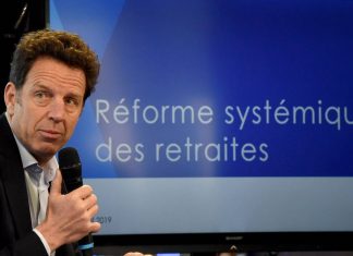 Le Medef veut reporter la retraite à 64 ans (détail) Le Medef veut reporter la retraite à 64 ans (détail)