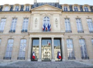 Attentat déjoué contre les forces de l’ordre: les suspects avaient fait un repérage devant l’Elysée Attentat déjoué contre les forces de l'ordre: les suspects avaient fait un repérage devant l'Elysée