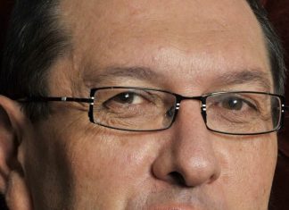 Décès de l’écrivain et réalisateur historique de «Plus belle la vie» Philippe Carrese Décès de l'écrivain et réalisateur historique de «Plus belle la vie» Philippe Carrese