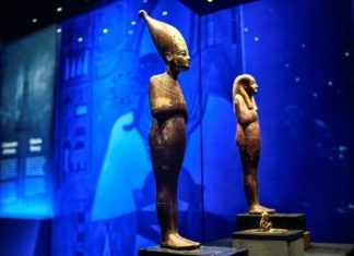 L’Exposition Toutânkhamon devient l’expo la plus visitée de France (détail) L'Exposition Toutânkhamon devient l'expo la plus visitée de France (détail)