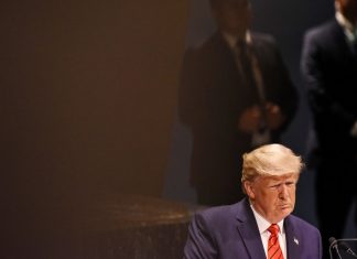 Ukraine affaire : Trump rejette du revers de la main la destitution Ukraine affaire : Trump rejette du revers de la main la destitution