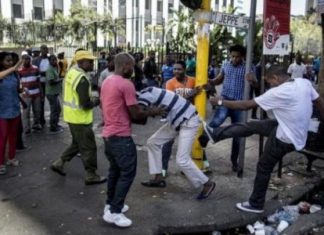 Violences xénophobes en Afrique du Sud, au moins 7 morts (détail) Violences xénophobes en Afrique du Sud, au moins 7 morts (détail)