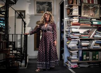 Barbara Cassin, la Jedi de l’Académie française (détail) Barbara Cassin, la Jedi de l'Académie française (détail)