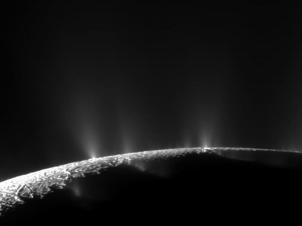 Des molécules organiques prometteuses sur La lune glacée de Saturne