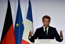 Emmanuel Macron : » Le communautarisme, ce n’est pas le terrorisme « Emmanuel Macron : " Le communautarisme, ce n'est pas le terrorisme "
