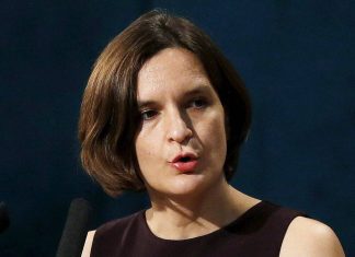 Esther Duflo, un prix Nobel d’économie pour une intellectuelle (détail) Esther Duflo, un prix Nobel d'économie pour une intellectuelle (détail)