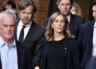 Felicity Huffman en prison : l’actrice commence sa peine pour escroquerie Felicity Huffman en prison : l'actrice commence sa peine pour escroquerie