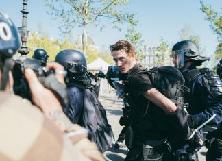 Gaspard Glanz : Amende à dix euros, soit 300 € Gaspard Glanz :Amende à dix euros, soit 300 €