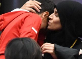 La Mère voilée prise à partie par Julien Odoul va porter plainte La Mère voilée prise à partie par Julien Odoul va porter plainte