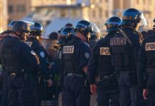 Manifestation des policiers à Paris pour une « marche de la colère » Manifestation des policiers à Paris pour une "marche de la colère"