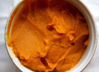 Os, vis, plastiques retrouvés dans la purée des crèches (détail) Os, vis, plastiques retrouvés dans la purée des crèches (détail)