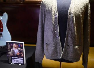 Un gilet en laine de Kurt Cobain aux enchères (Photo) Un gilet en laine de Kurt Cobain aux enchères (Photo)