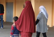 Une sortie scolaire annulée à cause d’une accompagnatrice voilée Une sortie scolaire annulée à cause d'une accompagnatrice voilée