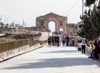 Attaque au couteau en Jordanie : quatre touristes blessés (détail) Attaque au couteau en Jordanie : quatre touristes blessés (détail)