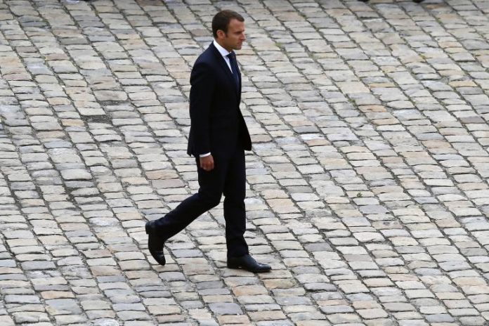 Attentat contre Emmanuel Macron : 2 suspects interpellés (détail)