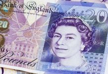 Des liasses de billets apparaissent mystérieusement dans un village anglais (détail) Des liasses de billets apparaissent mystérieusement dans un village anglais (détail)