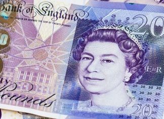 Des liasses de billets apparaissent mystérieusement dans un village anglais (détail) Des liasses de billets apparaissent mystérieusement dans un village anglais (détail)