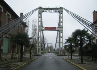 Le camion tombé avec le pont de Mirepoix-sur-Tarn pesait plus de 40 tonnes Le camion tombé avec le pont de Mirepoix-sur-Tarn pesait plus de 40 tonnes