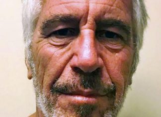 Les gardiens de prison de Jeffrey Epstein inculpés (détail) Les gardiens de prison de Jeffrey Epstein inculpés (détail)