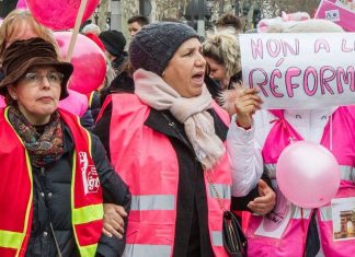 Les nounous en grève le 19 novembre (détail) Les nounous en grève le 19 novembre (détail)