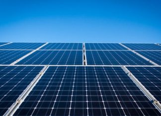 Total ouvre la plus grande centrale solaire en Nouvelle-Calédonie (détail) Total ouvre la plus grande centrale solaire en Nouvelle-Calédonie (détail)