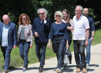 Affaire Alexia Daval : L’avocat des parents d’Alexia se dit « soulagé » (détail) Affaire Alexia Daval : L'avocat des parents d'Alexia se dit "soulagé" (détail)