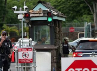 Fusillade à Pearl Harbor: Un marin tue deux civils (détail) Fusillade à Pearl Harbor: Un marin tue deux civils (détail)