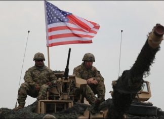 L’armée américaine prépare son exercice militaire en Europe (détail) L'armée américaine prépare son exercice militaire en Europe (détail)