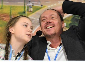Le père de Greta Thunberg estime que sa fille est plus heureuse (détail) Le père de Greta Thunberg estime que sa fille est plus heureuse (détail)